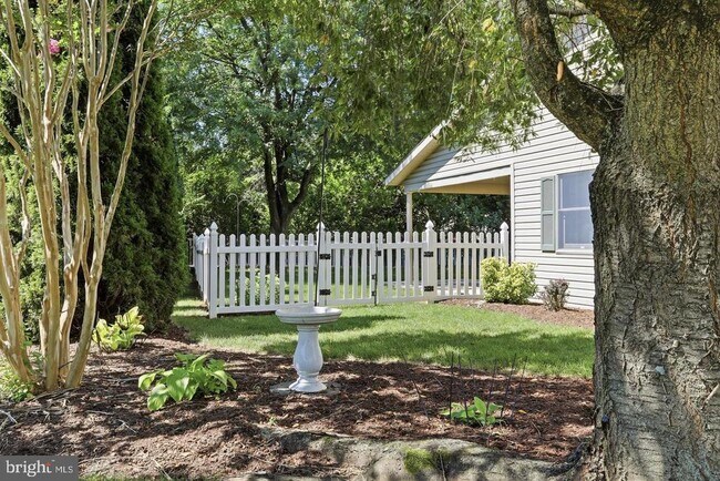 Building Photo - 312 Woodvale Dr