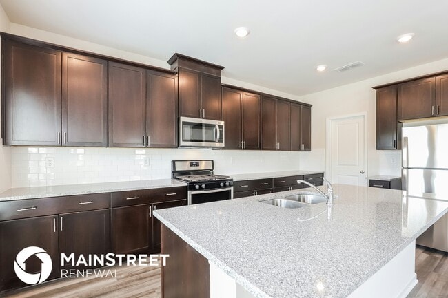 Building Photo - 5808 Hackberry Ln