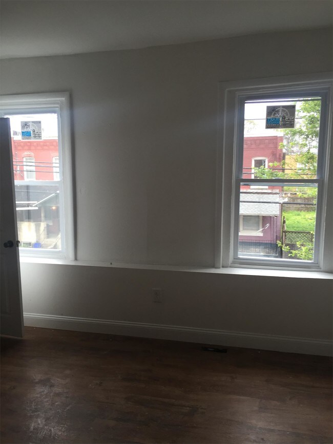 Building Photo - 3838 Brown St