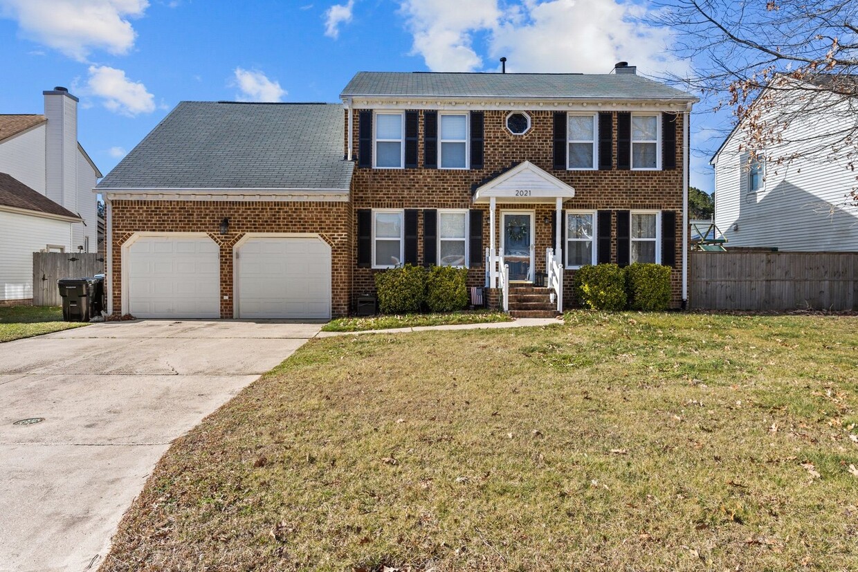 Foto principal - Spacious 4-Bed, 3-Bath Home in Virginia Be...