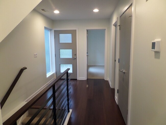 Building Photo - Immaculate and LARGE 4-Bedroom Home in Unb...