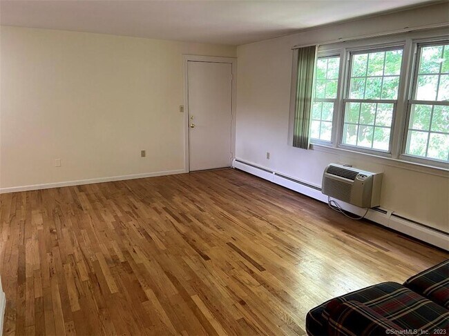 Foto del edificio - 25 Brickyard Rd