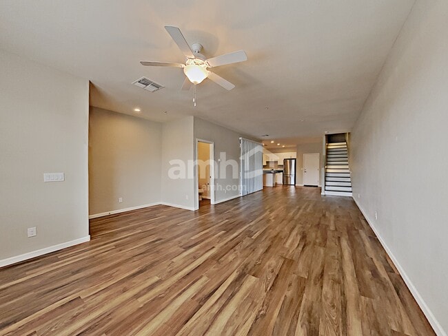 Building Photo - 20747 W Maiden Ln