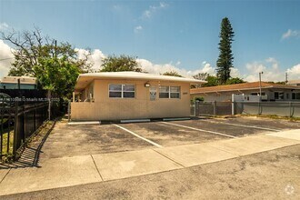 Building Photo - 15940 NE 19th Ct