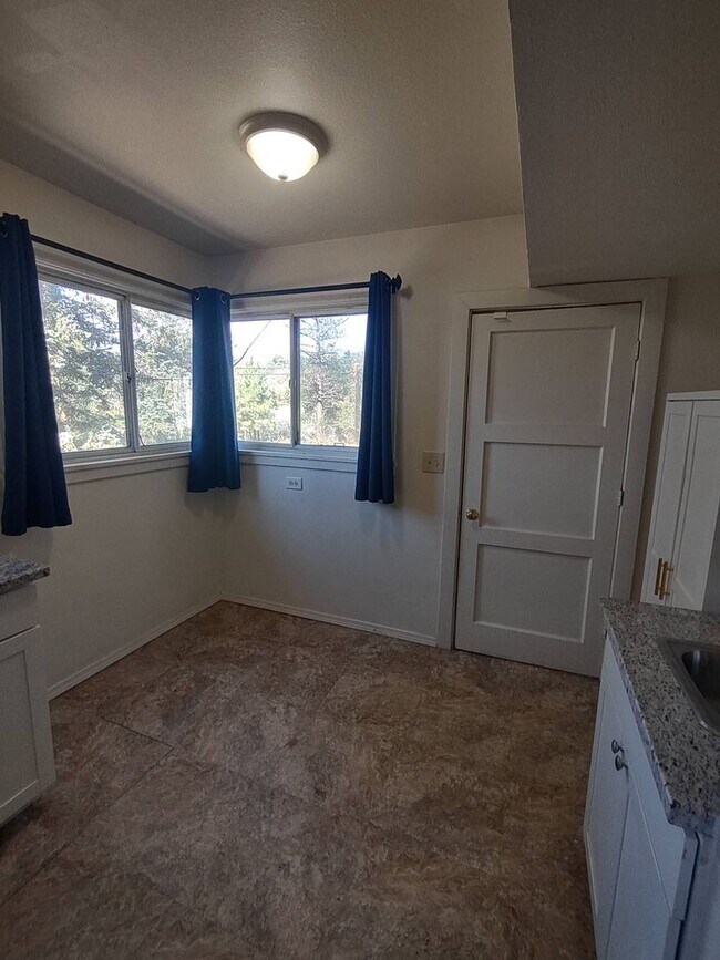 Foto del edificio - Duplex in near Aspen Elementary
