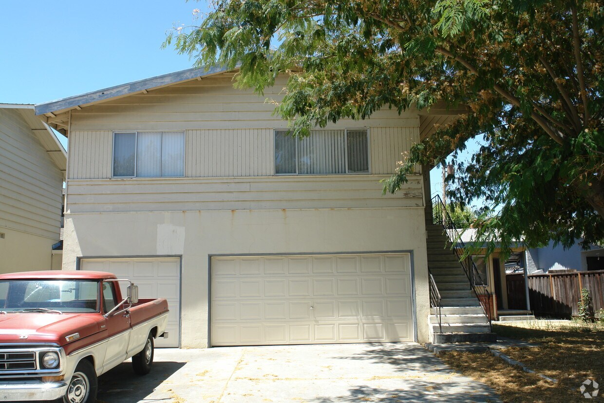 Foto principal - 771-773 Concord Ave