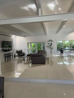 Foto del edificio - 9740 E Broadview Dr