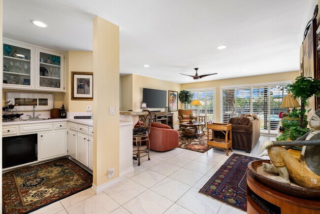 Foto del edificio - 79021 Bayside Ct