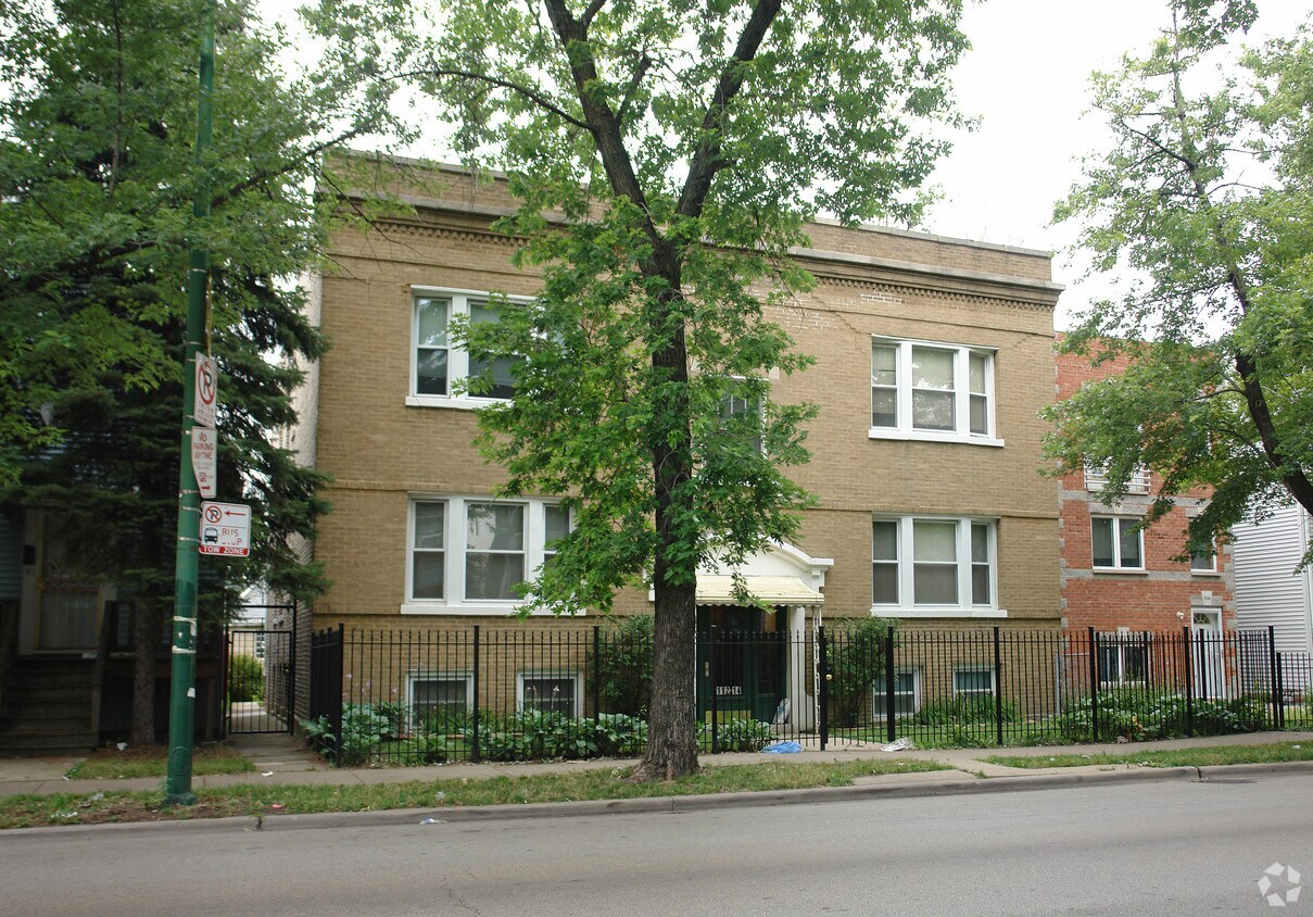 Building Photo - 3112 N Kimball Ave