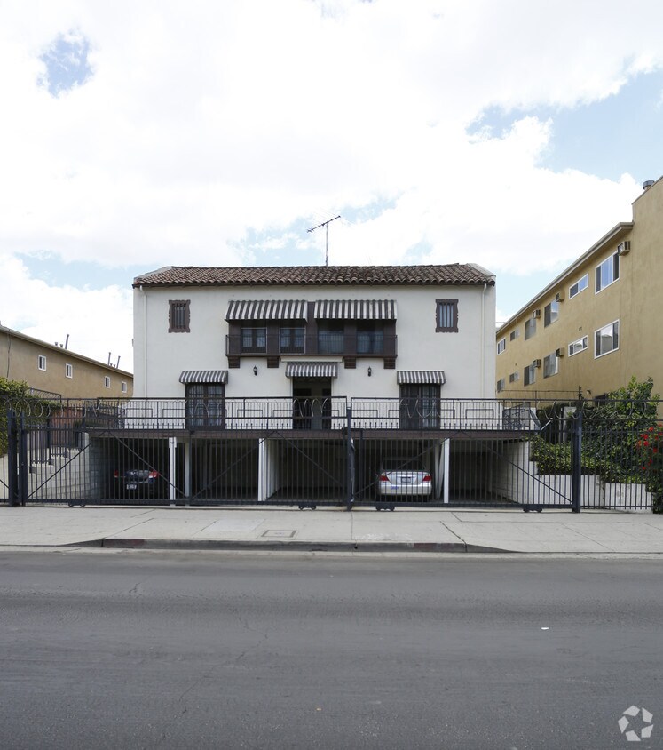 Foto del edificio - 816 S Catalina St