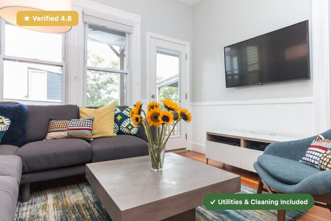 Foto del edificio - Furnished Private Bedroom in East Boston