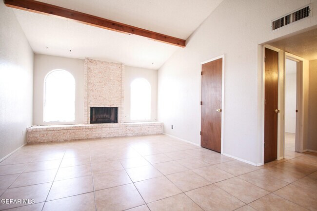 Foto del edificio - 3569 E Glen Dr