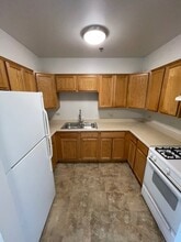 Building Photo - 932 W Rollins Rd