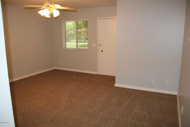 Building Photo - 641 N Lesueur Cir