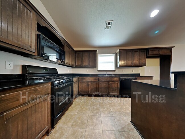 Foto del edificio - 3906 W 108th St S