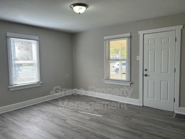 Building Photo - 504 Quitman St