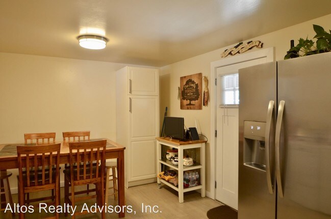 Building Photo - 4540-4546 Everett Ct