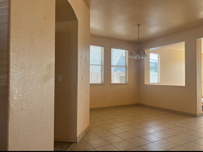 Foto del edificio - 16649 Emerson Ct