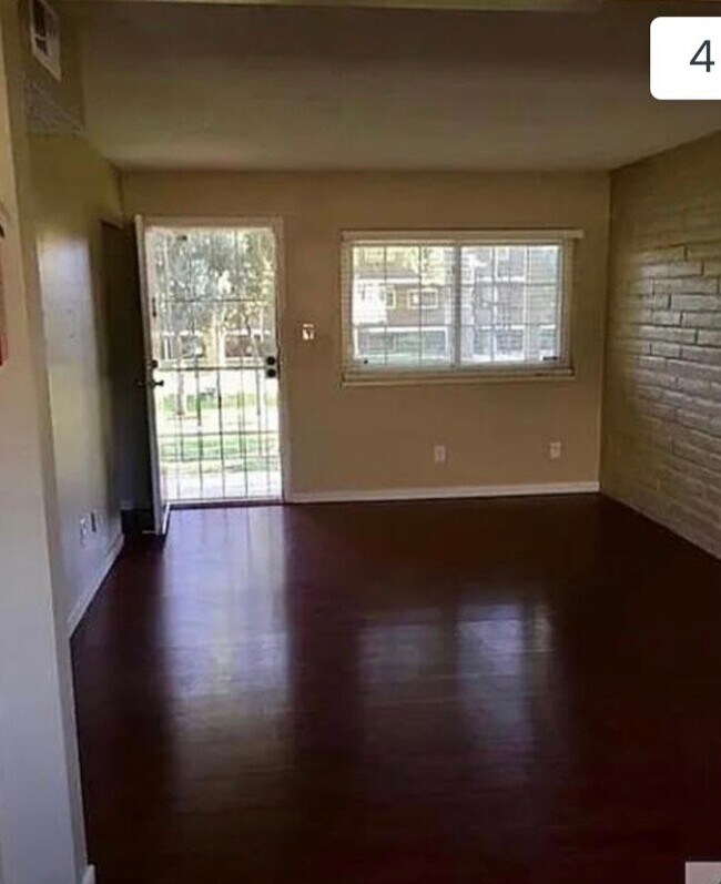 Foto del edificio - 6800 E Tennessee Ave