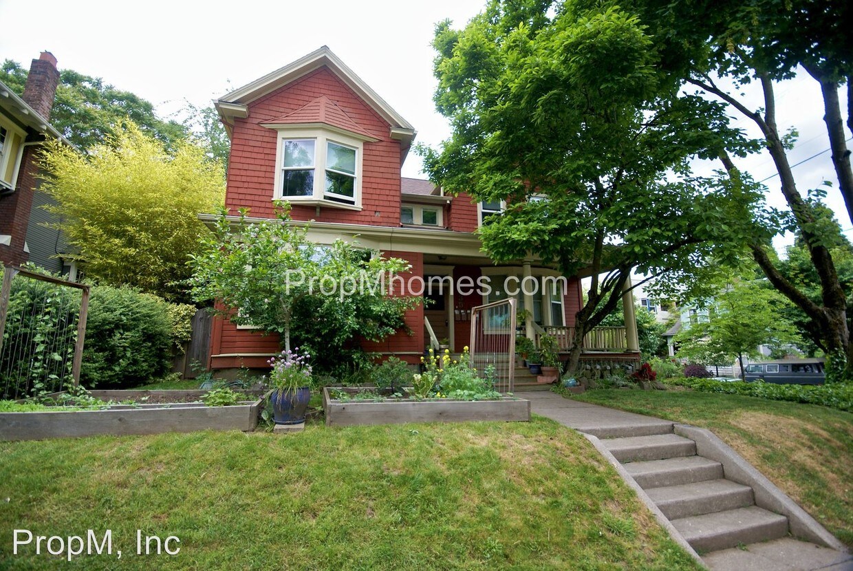 Primary Photo - 2835 SE Yamhill St