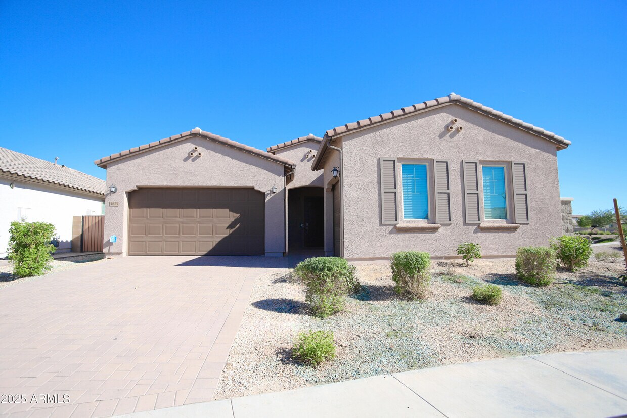 Foto principal - 4623 S 111th Dr