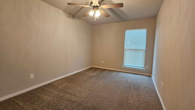 Building Photo - Cozy Townhome in South Lubbock