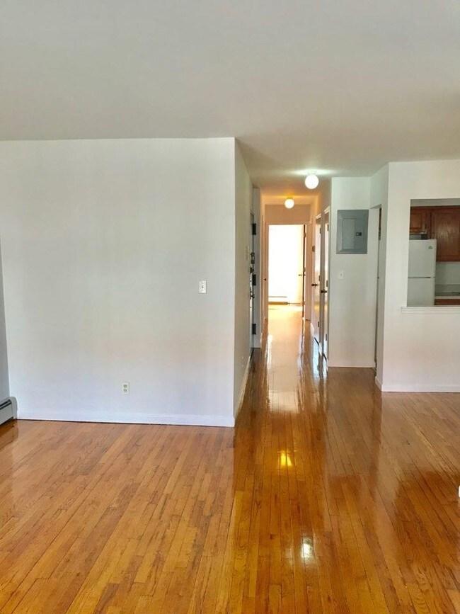 Building Photo - 39-46 59th Street