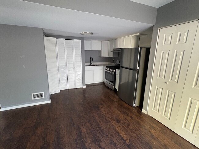 Foto del edificio - 4W S Fernwood Dr