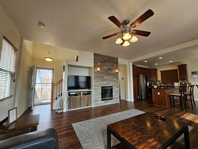 Foto del edificio - 4 Bed 4 Bath home in 80923!!