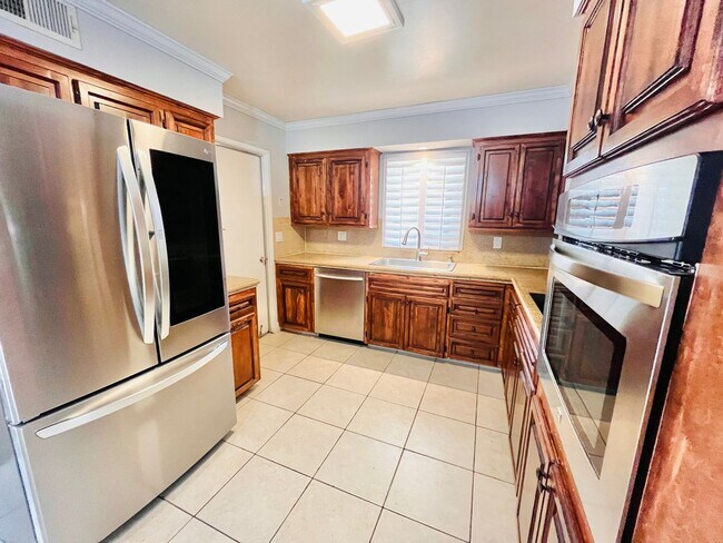 Foto del edificio - Beautiful 3 Bedroom 2 Bath Home with SOLAR...