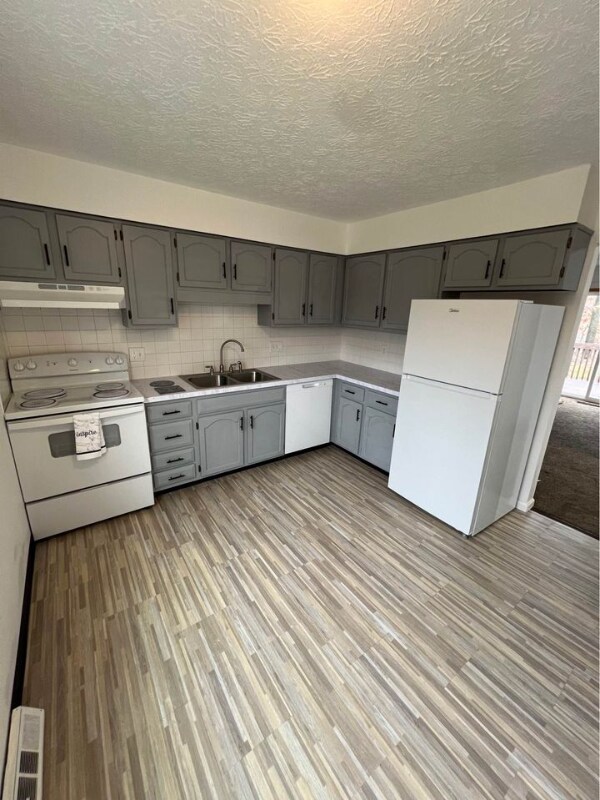 Primary Photo - 293 Canova Dr