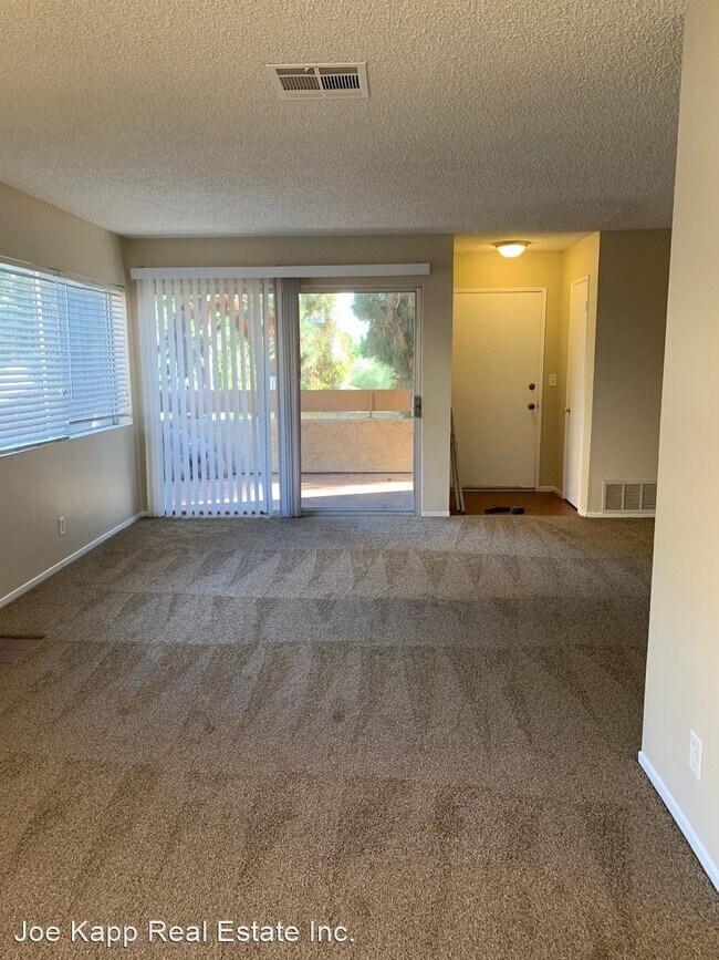 Building Photo - 2 br, 2.5 bath House - 5675 Thille St Unit 15