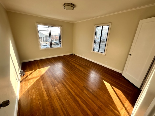 Foto del edificio - 155 Sickles Ave