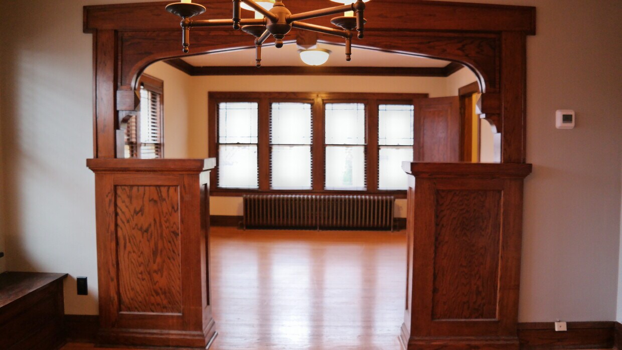 Living Room - 2550 Pierce St NE