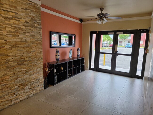 Foto del edificio - 8425 NW 8th St