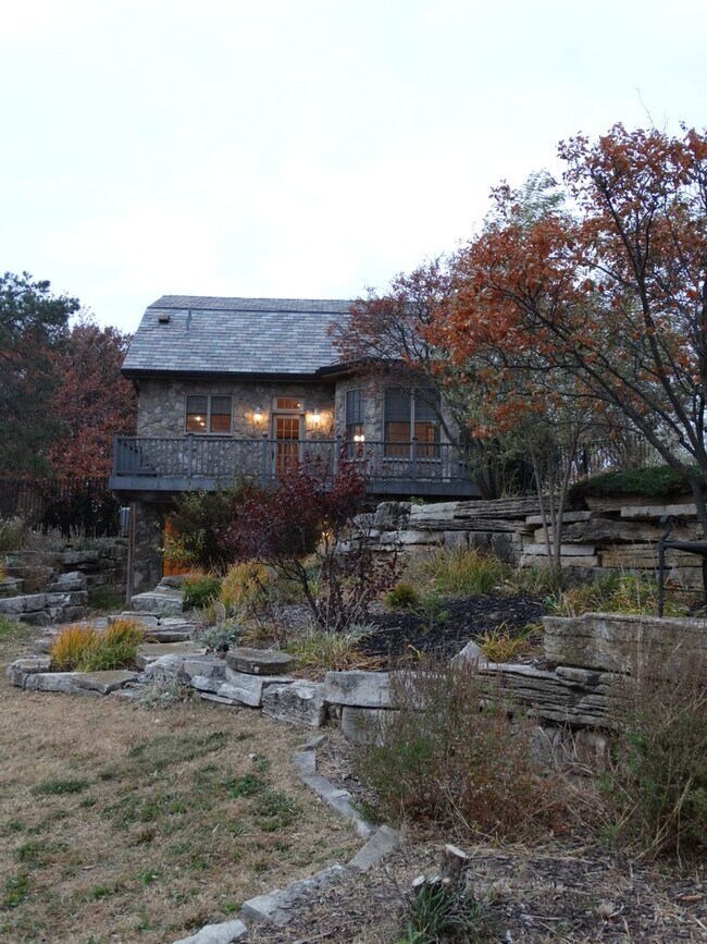 Building Photo - 1000 Tulip Tree Lane