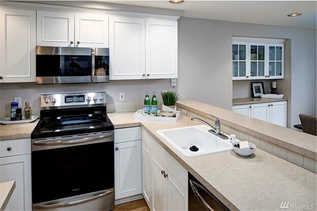 Foto del edificio - 2334 Thorndyke Ave W