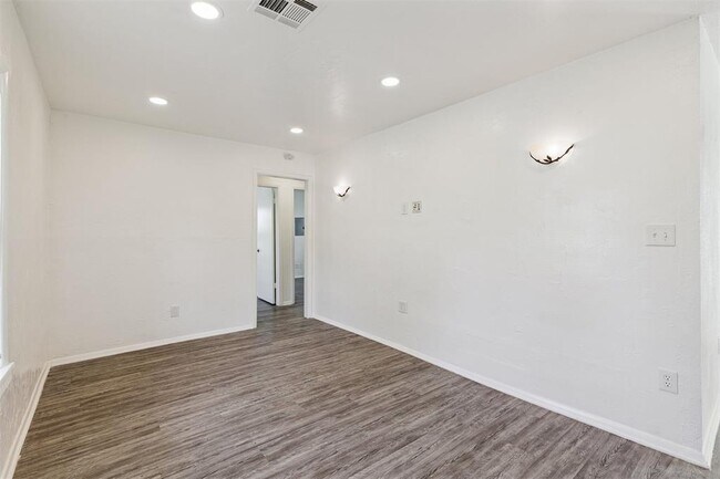 Foto del edificio - 1006 SE 51st St