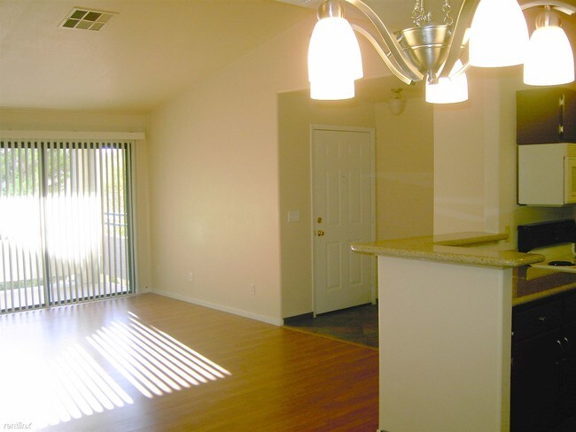 Foto del edificio - 5241 Lindell Rd