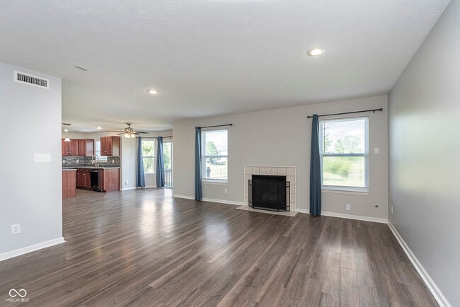 Foto del edificio - 1239 Highland Lake Way