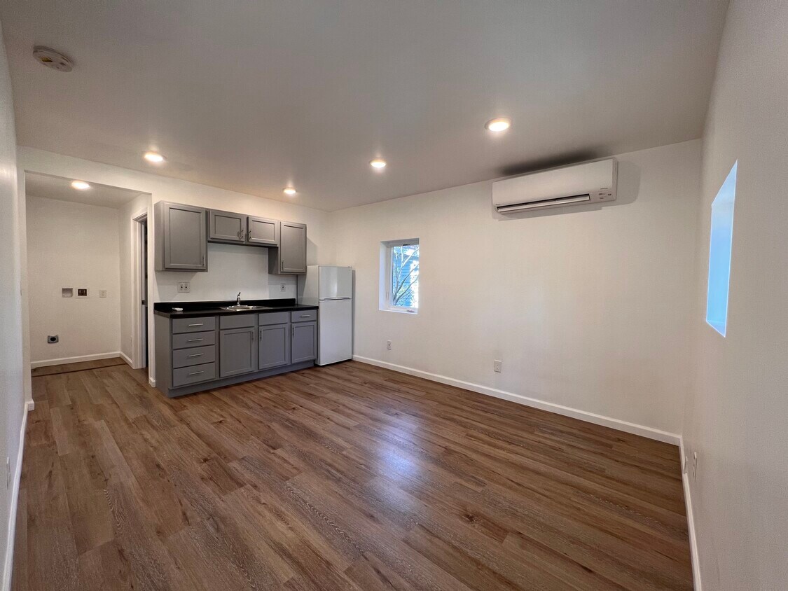 Foto principal - 947 Woodmere Ave