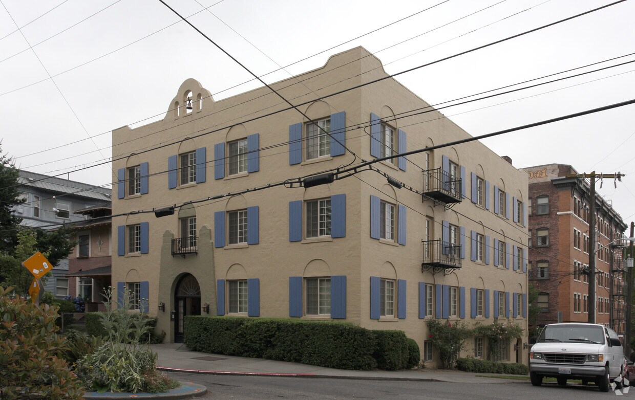 Foto principal - 1743 Boylston Ave