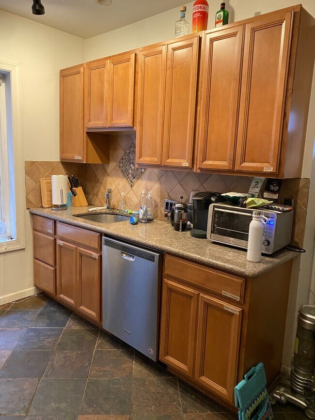 Foto del edificio - 3212 Winter St