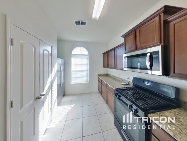 Building Photo - 8995 Blackhaw St