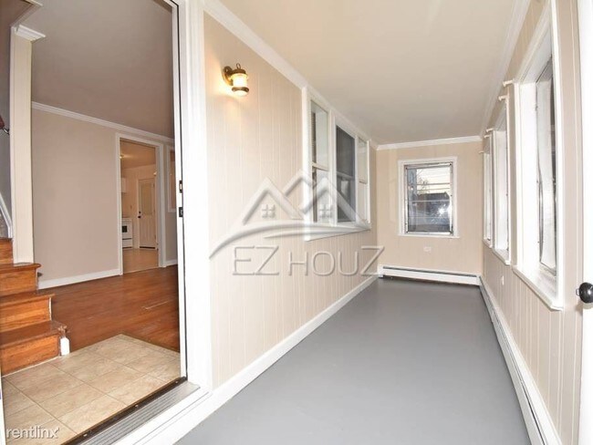 Foto del edificio - 5401 Todd Ave