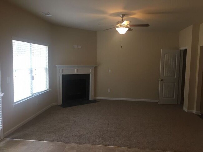 Building Photo - 356 Brookwood Crossing
