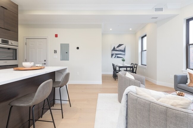 Foto del edificio - 565 Massachusetts Ave