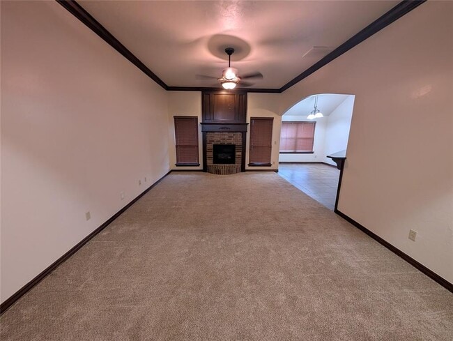 Building Photo - 9000 Lolly Ln