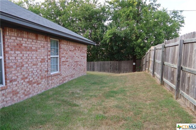 Foto del edificio - 3607 Woodrow Dr