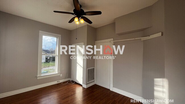 Foto del edificio - 1817 Edward Ave